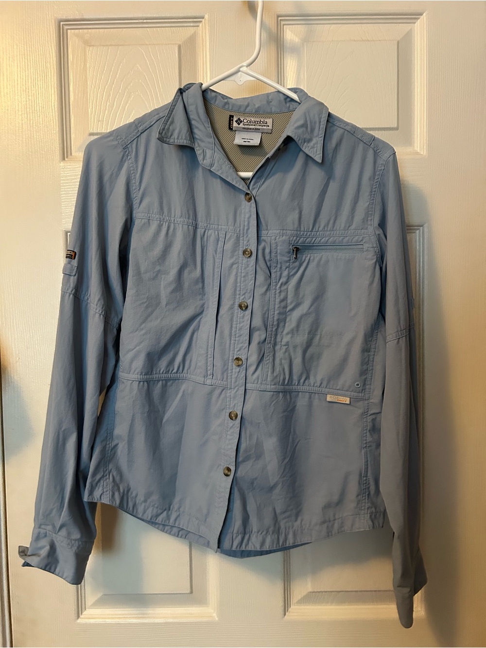Columbia Women’s Light Blue Long-Sleeve Button-Down Shirt Collared Outerwear
